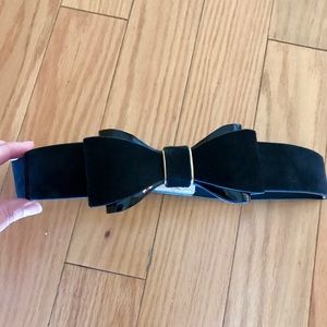White House Black Market SUEDE BOW STRETCH BELT